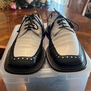 Mens Mezlan lace up spectator